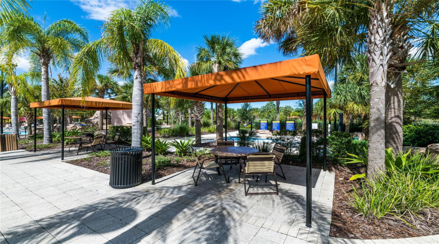 DAVENPORT, Florida 33837, 7 Bedrooms Bedrooms, ,5 BathroomsBathrooms,Residential,For Sale,OAKMOSS,0,MFRO6283987