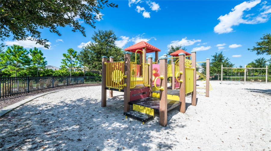 DAVENPORT, Florida 33837, 7 Bedrooms Bedrooms, ,5 BathroomsBathrooms,Residential,For Sale,OAKMOSS,0,MFRO6283987