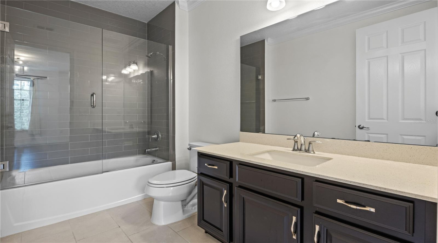 Ensuite bathroom for bedroom 3