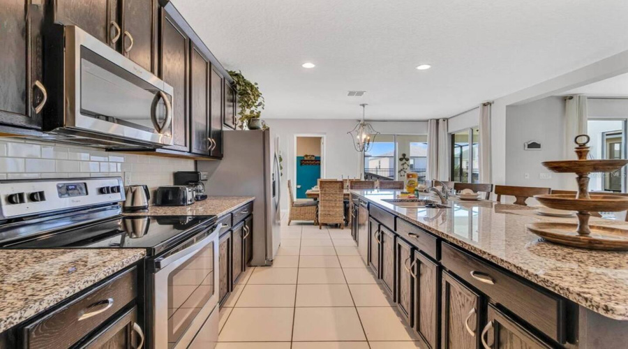 KISSIMMEE, Florida 34747, 6 Bedrooms Bedrooms, ,4 BathroomsBathrooms,Residential,For Sale,SAWYER PALM,0,MFRO6340316