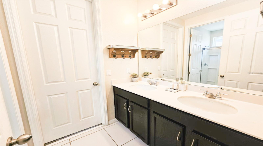 KISSIMMEE, Florida 34747, 6 Bedrooms Bedrooms, ,4 BathroomsBathrooms,Residential,For Sale,SAWYER PALM,0,MFRO6340316