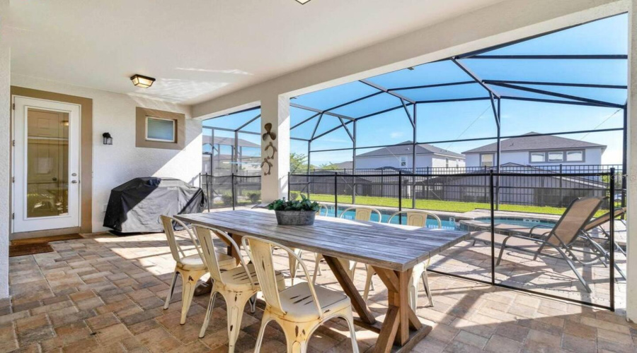 KISSIMMEE, Florida 34747, 6 Bedrooms Bedrooms, ,4 BathroomsBathrooms,Residential,For Sale,SAWYER PALM,0,MFRO6340316