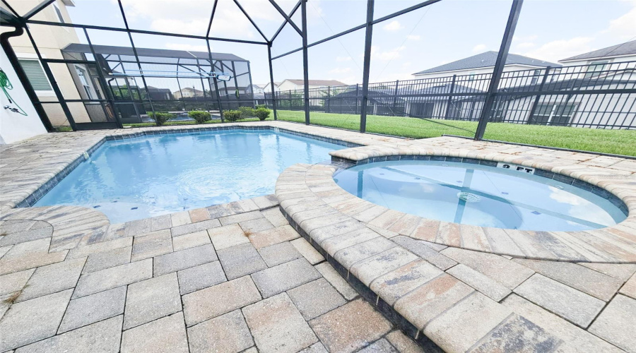 KISSIMMEE, Florida 34747, 6 Bedrooms Bedrooms, ,4 BathroomsBathrooms,Residential,For Sale,SAWYER PALM,0,MFRO6340316