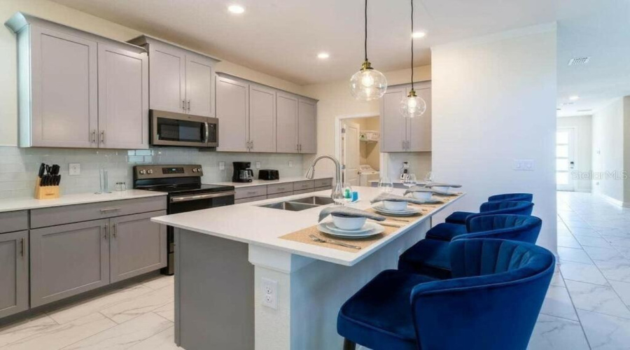 DAVENPORT, Florida 33896, 5 Bedrooms Bedrooms, ,5 BathroomsBathrooms,Residential,For Sale,BACKSWING,0,MFRS5134068