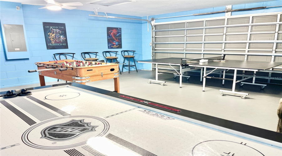 Garage/Game room