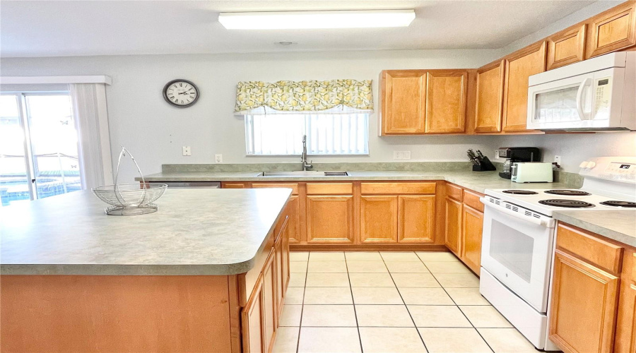 DAVENPORT, Florida 33897, 4 Bedrooms Bedrooms, ,2 BathroomsBathrooms,Residential,For Sale,CANNA,0,MFRS5134031