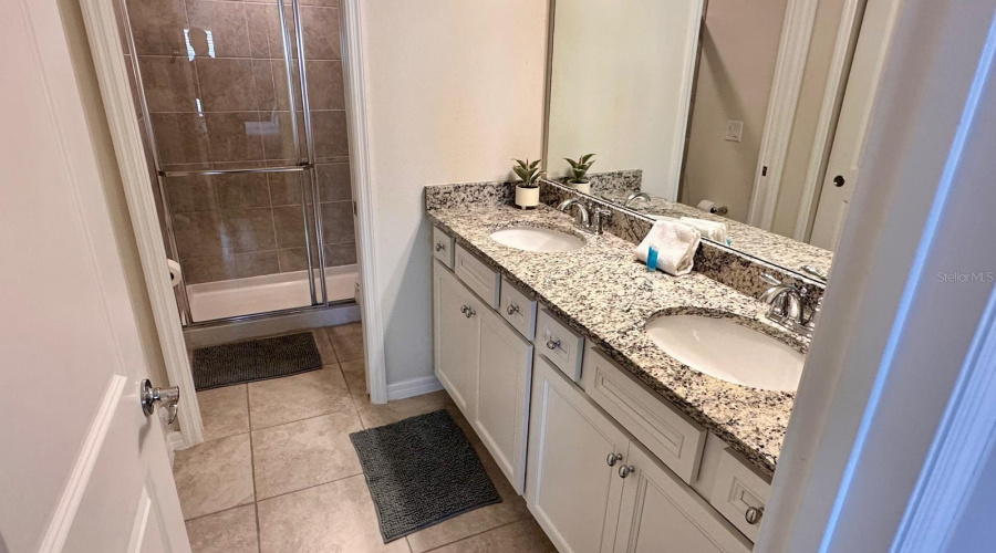 DAVENPORT, Florida 33897, 5 Bedrooms Bedrooms, ,4 BathroomsBathrooms,Residential,For Sale,LANA,0,MFRO6341623