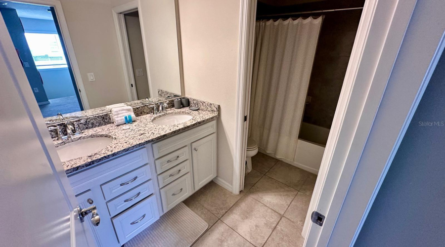 DAVENPORT, Florida 33897, 5 Bedrooms Bedrooms, ,4 BathroomsBathrooms,Residential,For Sale,LANA,0,MFRO6341623