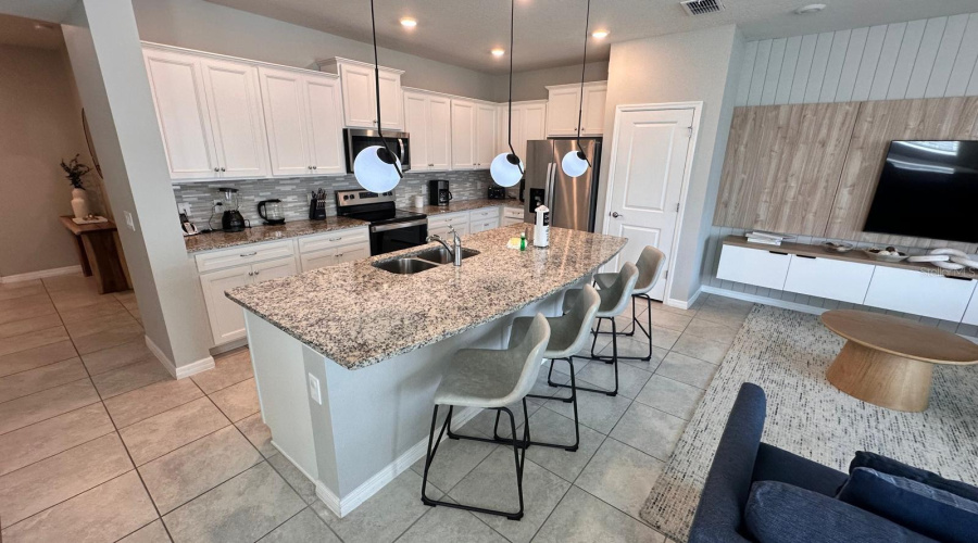 DAVENPORT, Florida 33897, 5 Bedrooms Bedrooms, ,4 BathroomsBathrooms,Residential,For Sale,LANA,0,MFRO6341623