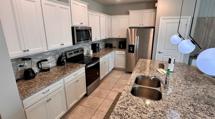 DAVENPORT, Florida 33897, 5 Bedrooms Bedrooms, ,4 BathroomsBathrooms,Residential,For Sale,LANA,0,MFRO6341623