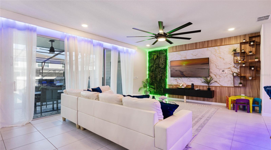 DAVENPORT, Florida 33897, 5 Bedrooms Bedrooms, ,4 BathroomsBathrooms,Residential,For Sale,LANA,0,MFRO6292267