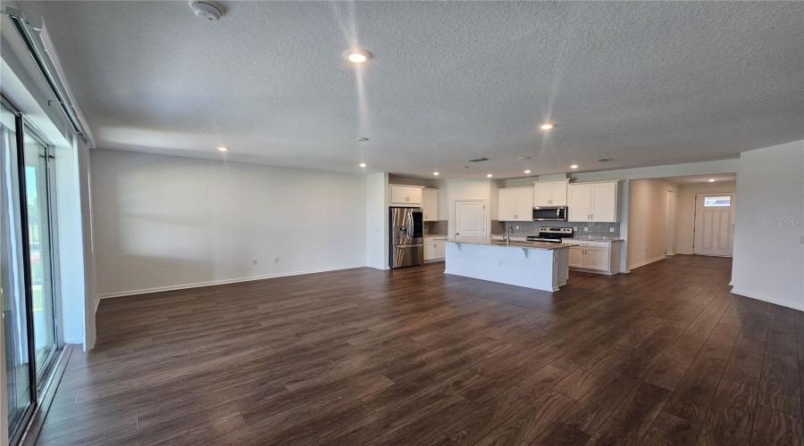 KISSIMMEE, Florida 34747, 4 Bedrooms Bedrooms, ,3 BathroomsBathrooms,Residential,For Sale,LAKESHORE BREEZE,0,MFRO6307440