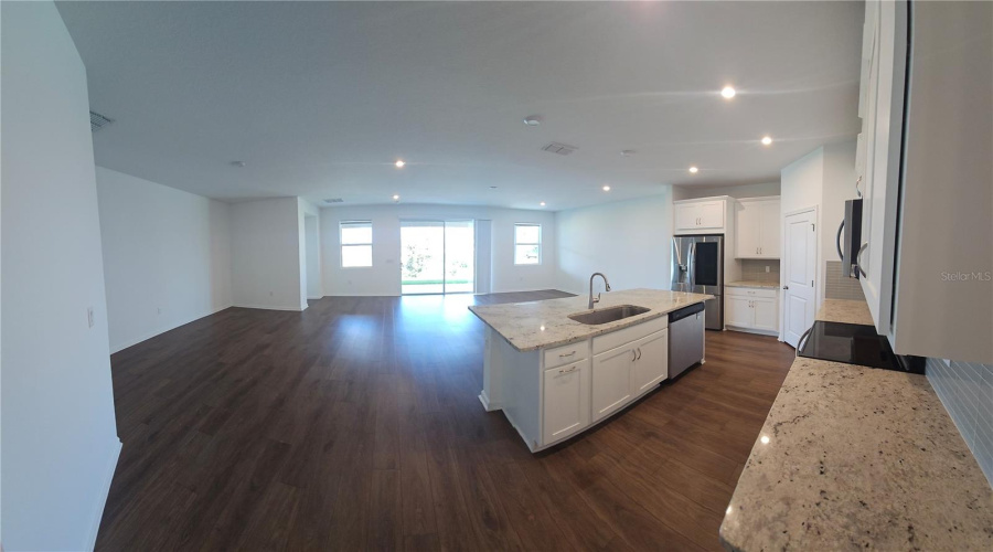 KISSIMMEE, Florida 34747, 4 Bedrooms Bedrooms, ,3 BathroomsBathrooms,Residential,For Sale,LAKESHORE BREEZE,0,MFRO6307440