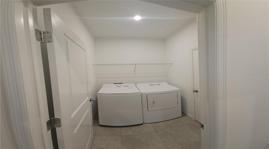 KISSIMMEE, Florida 34747, 4 Bedrooms Bedrooms, ,3 BathroomsBathrooms,Residential,For Sale,LAKESHORE BREEZE,0,MFRO6307440