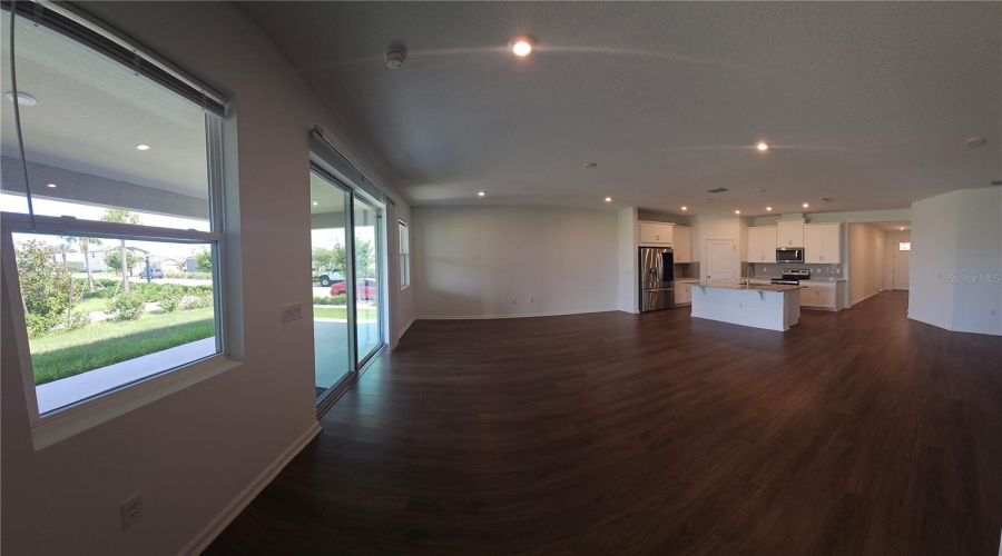 KISSIMMEE, Florida 34747, 4 Bedrooms Bedrooms, ,3 BathroomsBathrooms,Residential,For Sale,LAKESHORE BREEZE,0,MFRO6307440