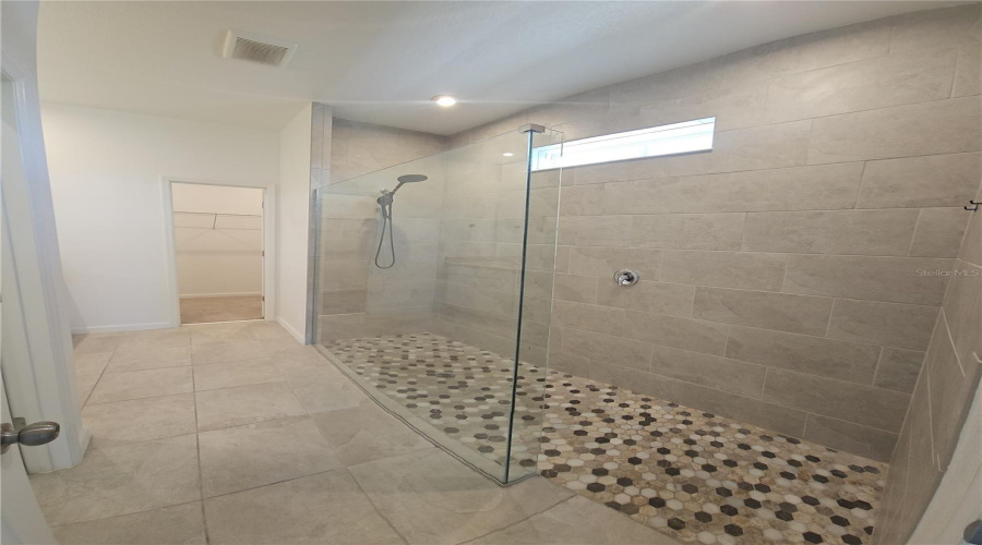 KISSIMMEE, Florida 34747, 4 Bedrooms Bedrooms, ,3 BathroomsBathrooms,Residential,For Sale,LAKESHORE BREEZE,0,MFRO6307440