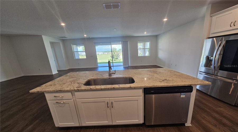 KISSIMMEE, Florida 34747, 4 Bedrooms Bedrooms, ,3 BathroomsBathrooms,Residential,For Sale,LAKESHORE BREEZE,0,MFRO6307440