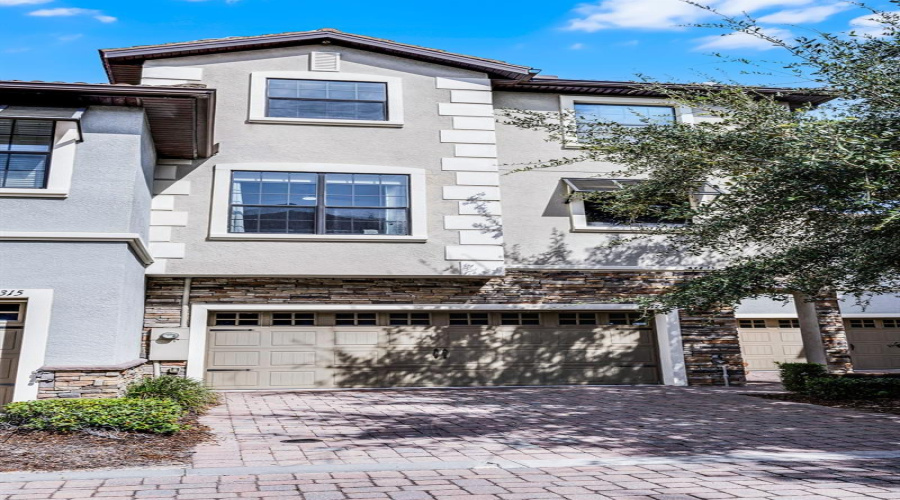 DAVENPORT, Florida 33896, 4 Bedrooms Bedrooms, ,4 BathroomsBathrooms,Residential,For Sale,SHINNECOCK HILLS,0,MFRO6341848
