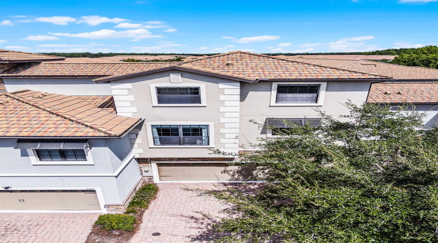 DAVENPORT, Florida 33896, 4 Bedrooms Bedrooms, ,4 BathroomsBathrooms,Residential,For Sale,SHINNECOCK HILLS,0,MFRO6341848