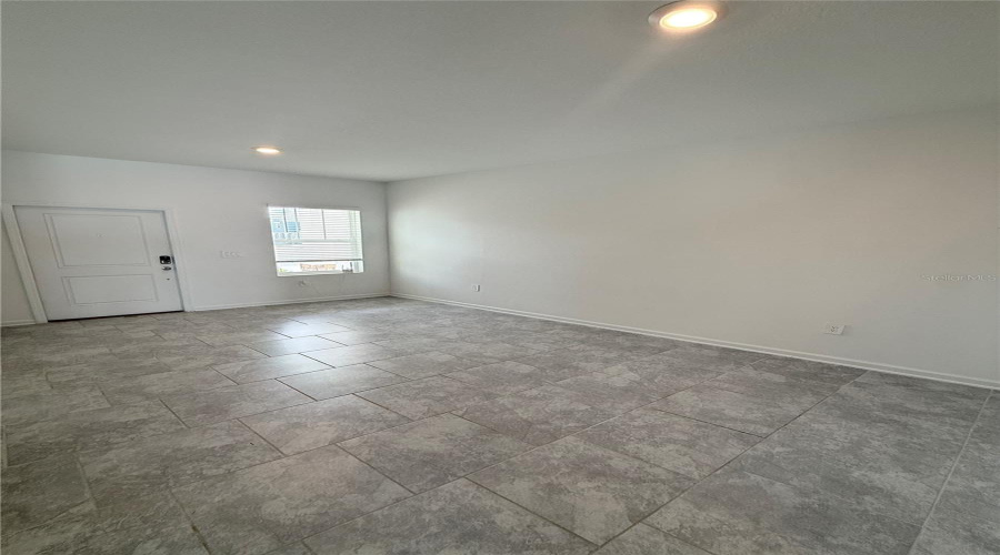 Foyer / Flex Space