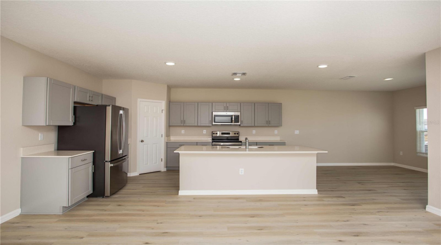 DAVENPORT, Florida 33837, 5 Bedrooms Bedrooms, ,3 BathroomsBathrooms,Residential,For Sale,RIVER BEACON,0,MFRTB8424586