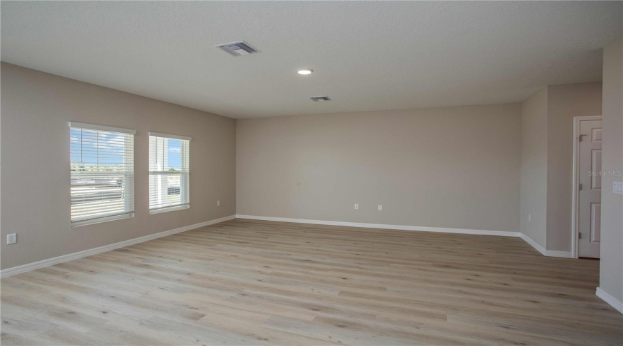 DAVENPORT, Florida 33837, 5 Bedrooms Bedrooms, ,3 BathroomsBathrooms,Residential,For Sale,RIVER BEACON,0,MFRTB8424586