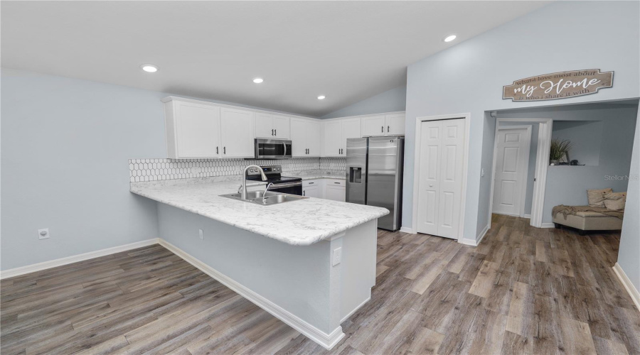 DAVENPORT, Florida 33837, 3 Bedrooms Bedrooms, ,2 BathroomsBathrooms,Residential,For Sale,BANDON DUNES,0,MFRL4955666