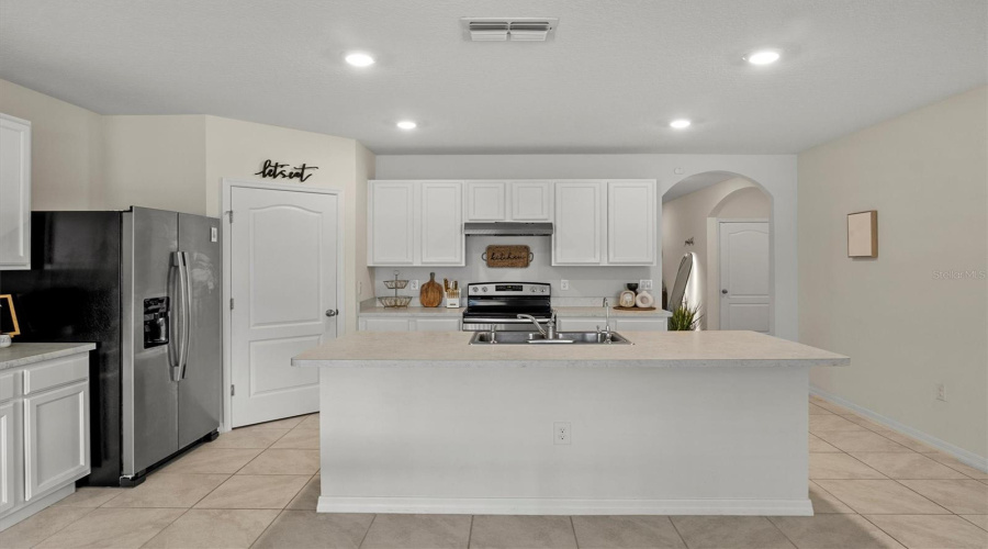 DAVENPORT, Florida 33837, 4 Bedrooms Bedrooms, ,2 BathroomsBathrooms,Residential,For Sale,REGENCY RIDGE,0,MFRO6279373