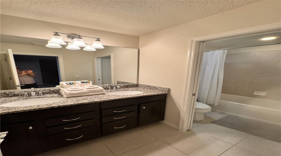 KISSIMMEE, Florida 34747, 5 Bedrooms Bedrooms, ,4 BathroomsBathrooms,Residential,For Sale,DUBAI,0,MFRO6341750