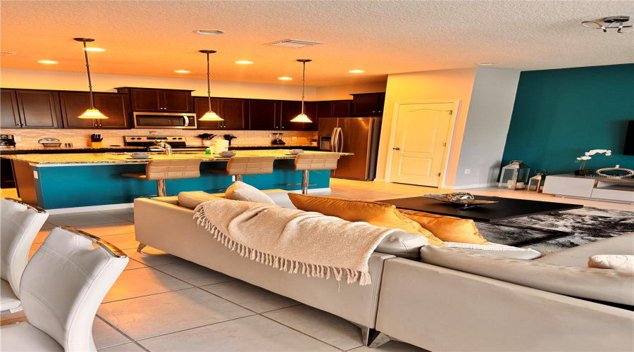 KISSIMMEE, Florida 34747, 5 Bedrooms Bedrooms, ,4 BathroomsBathrooms,Residential,For Sale,DUBAI,0,MFRO6341750