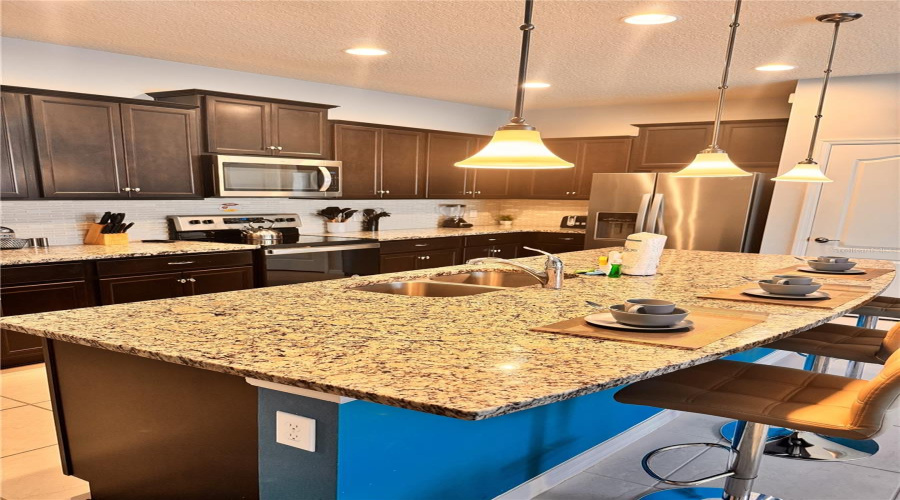 KISSIMMEE, Florida 34747, 5 Bedrooms Bedrooms, ,4 BathroomsBathrooms,Residential,For Sale,DUBAI,0,MFRO6341750