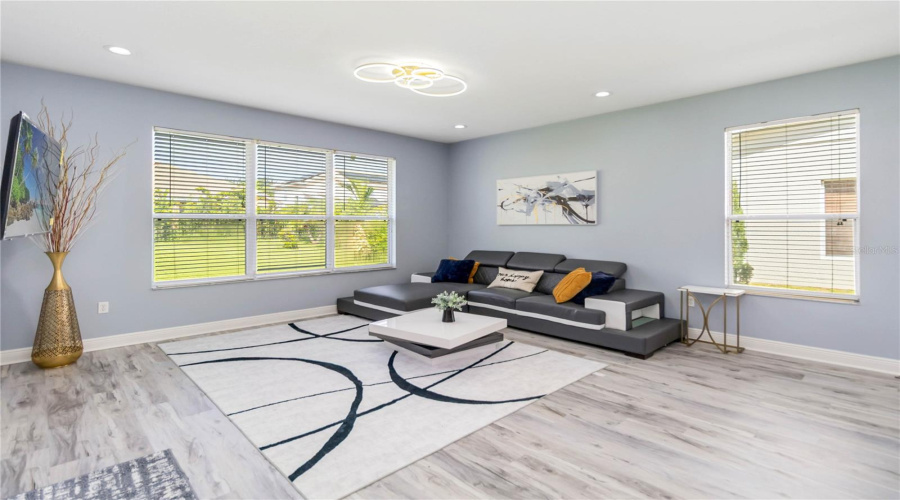 KISSIMMEE, Florida 34746, 4 Bedrooms Bedrooms, ,3 BathroomsBathrooms,Residential,For Sale,GOLDEN FEATHER,0,MFRO6341696