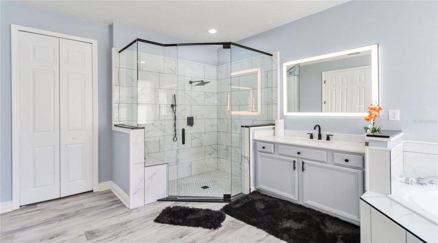 KISSIMMEE, Florida 34746, 4 Bedrooms Bedrooms, ,3 BathroomsBathrooms,Residential,For Sale,GOLDEN FEATHER,0,MFRO6341696