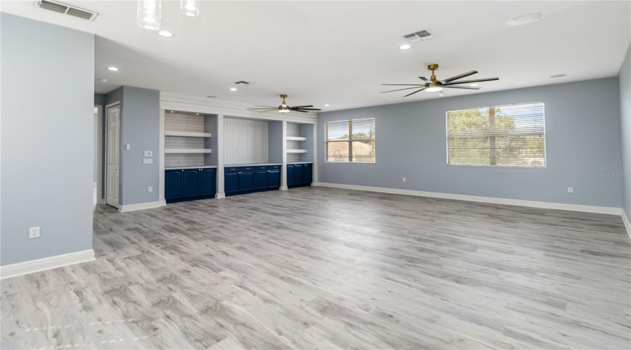 KISSIMMEE, Florida 34746, 4 Bedrooms Bedrooms, ,3 BathroomsBathrooms,Residential,For Sale,GOLDEN FEATHER,0,MFRO6341696