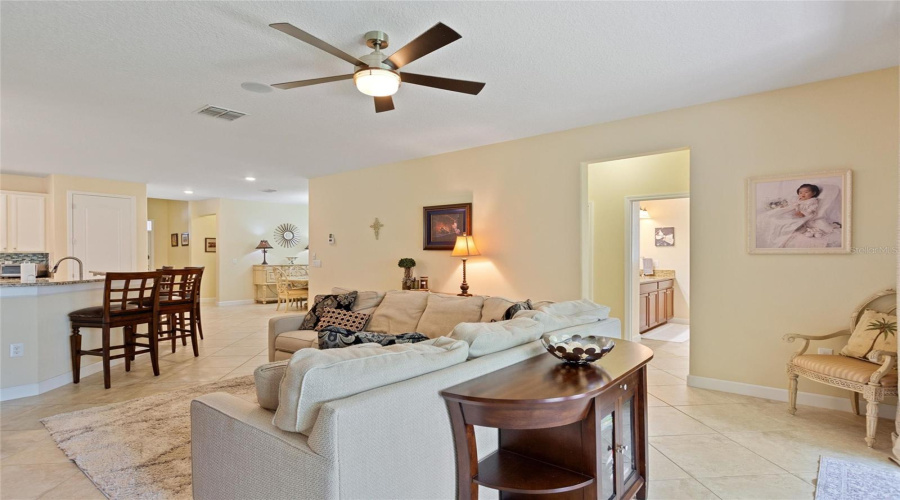 DAVENPORT, Florida 33896, 4 Bedrooms Bedrooms, ,3 BathroomsBathrooms,Residential,For Sale,GLENEAGLES,0,MFRS5134164