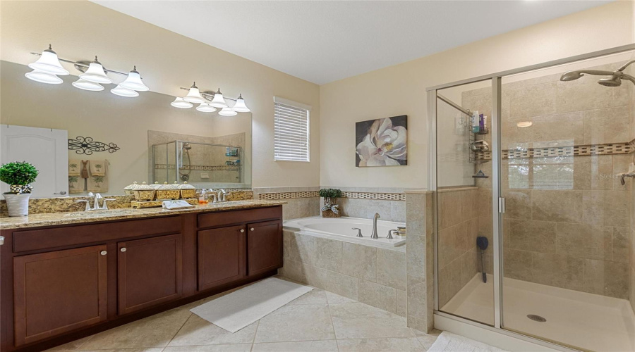 DAVENPORT, Florida 33896, 4 Bedrooms Bedrooms, ,3 BathroomsBathrooms,Residential,For Sale,GLENEAGLES,0,MFRS5134164