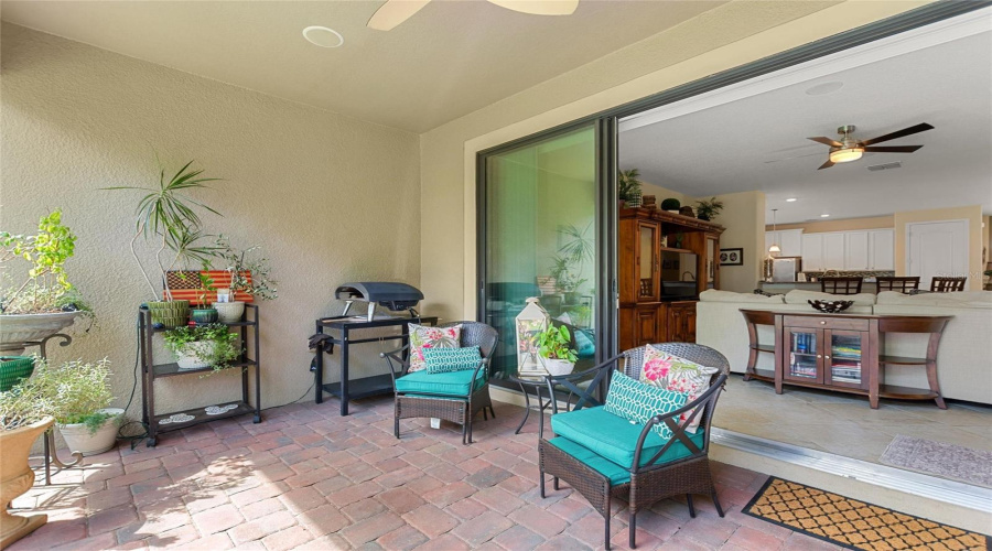 DAVENPORT, Florida 33896, 4 Bedrooms Bedrooms, ,3 BathroomsBathrooms,Residential,For Sale,GLENEAGLES,0,MFRS5134164