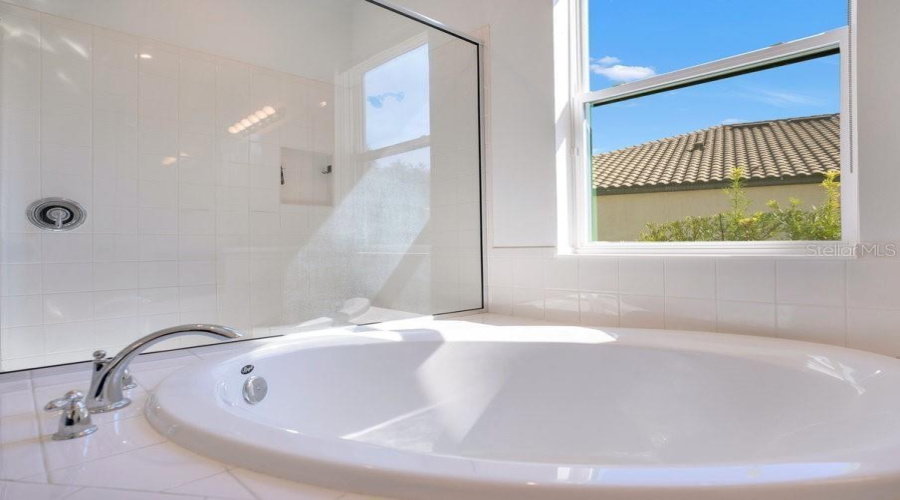 KISSIMMEE, Florida 34746, 5 Bedrooms Bedrooms, ,3 BathroomsBathrooms,Residential,For Sale,AGOSTINO TERR,0,MFRS5134003
