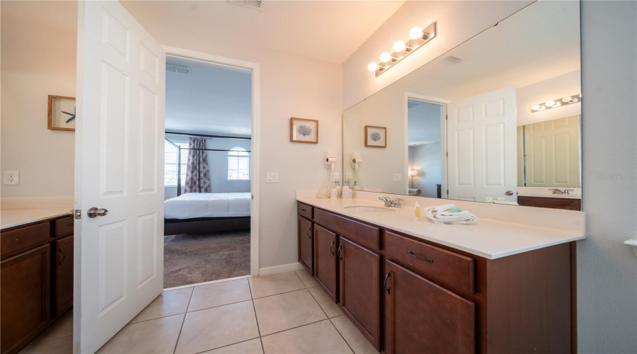 KISSIMMEE, Florida 34747, 5 Bedrooms Bedrooms, ,4 BathroomsBathrooms,Residential,For Sale,CARIBBEAN VIEW,0,MFRS5134121
