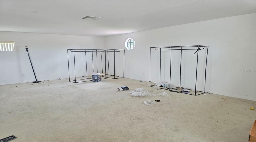 DAVENPORT, Florida 33897, 5 Bedrooms Bedrooms, ,4 BathroomsBathrooms,Residential,For Sale,WALTHAM,0,MFRO6342117