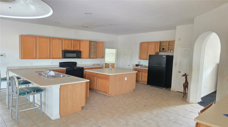 DAVENPORT, Florida 33897, 5 Bedrooms Bedrooms, ,4 BathroomsBathrooms,Residential,For Sale,WALTHAM,0,MFRO6342117