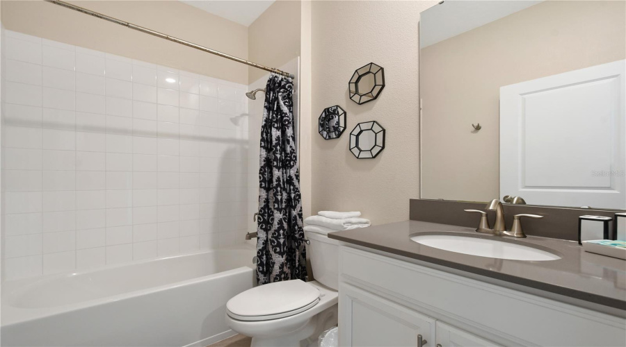 DAVENPORT, Florida 33896, 5 Bedrooms Bedrooms, ,5 BathroomsBathrooms,Residential,For Sale,DROP SHOT,0,MFRO6329138