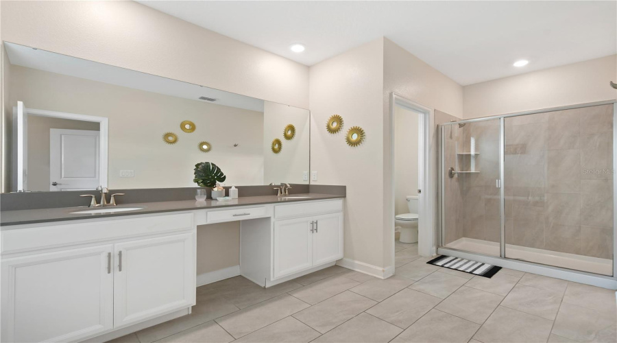 DAVENPORT, Florida 33896, 5 Bedrooms Bedrooms, ,5 BathroomsBathrooms,Residential,For Sale,DROP SHOT,0,MFRO6329138