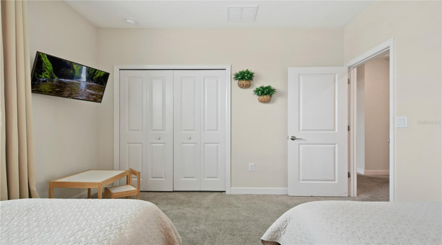 DAVENPORT, Florida 33896, 5 Bedrooms Bedrooms, ,5 BathroomsBathrooms,Residential,For Sale,DROP SHOT,0,MFRO6329138
