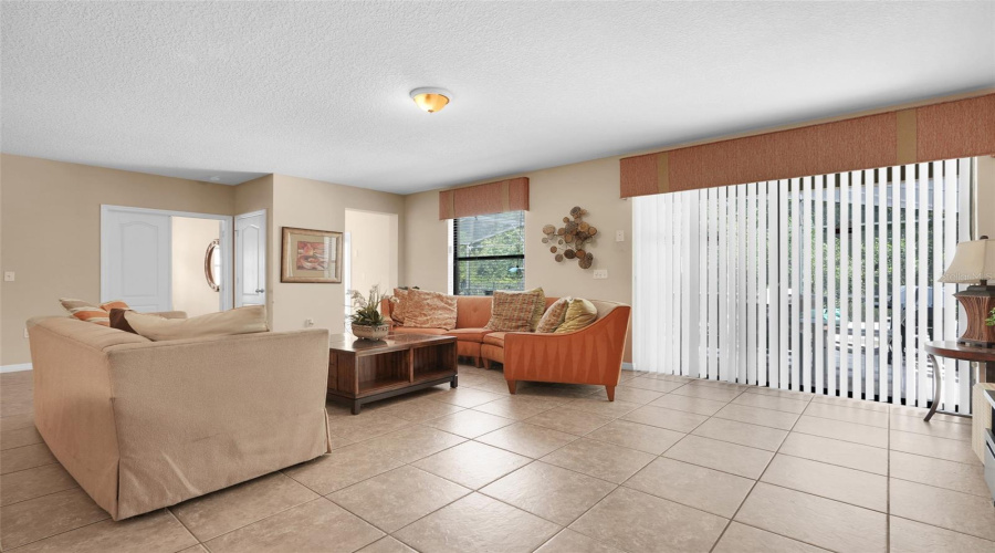 DAVENPORT, Florida 33896, 6 Bedrooms Bedrooms, ,5 BathroomsBathrooms,Residential,For Sale,CYPRESS POINTE,0,MFRO6342213