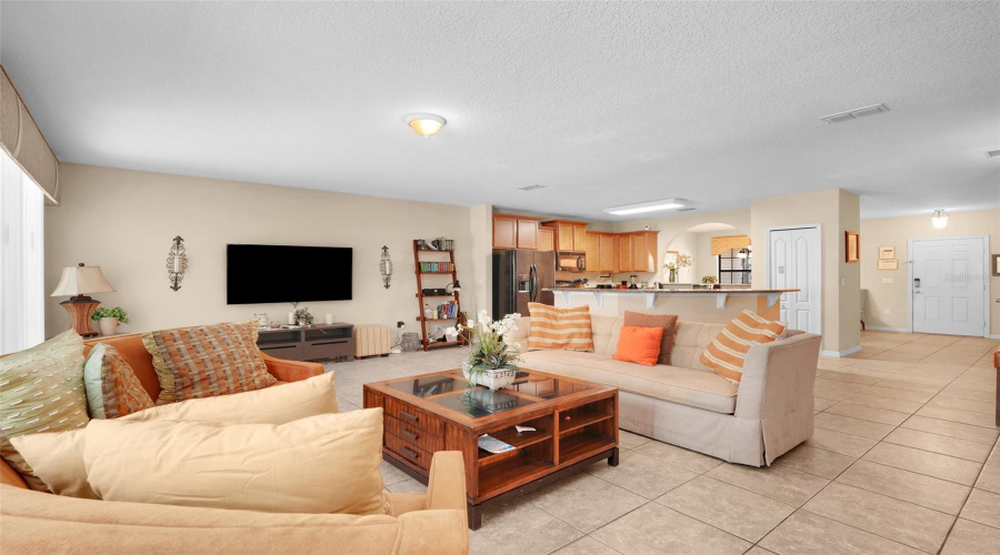 DAVENPORT, Florida 33896, 6 Bedrooms Bedrooms, ,5 BathroomsBathrooms,Residential,For Sale,CYPRESS POINTE,0,MFRO6342213