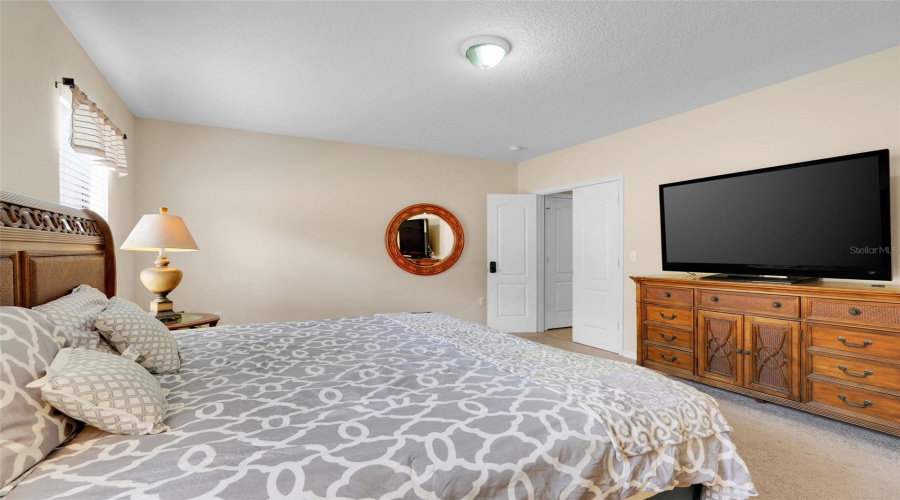 DAVENPORT, Florida 33896, 6 Bedrooms Bedrooms, ,5 BathroomsBathrooms,Residential,For Sale,CYPRESS POINTE,0,MFRO6342213