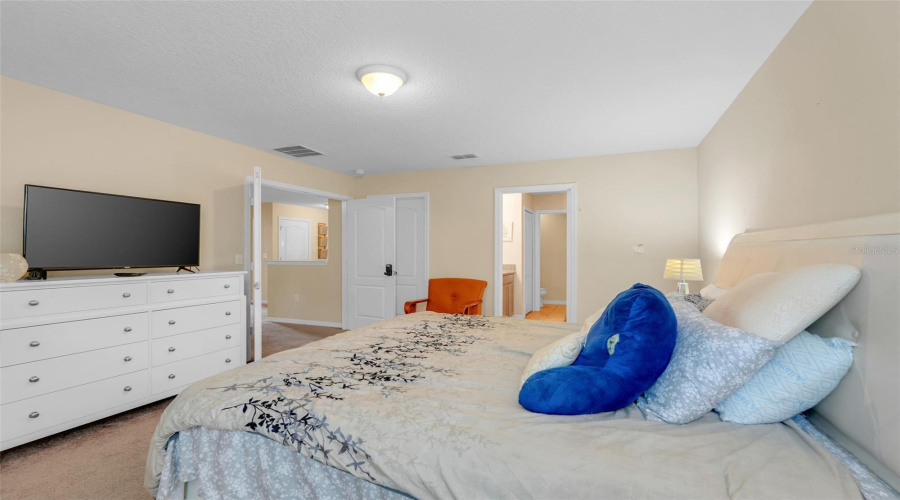 DAVENPORT, Florida 33896, 6 Bedrooms Bedrooms, ,5 BathroomsBathrooms,Residential,For Sale,CYPRESS POINTE,0,MFRO6342213