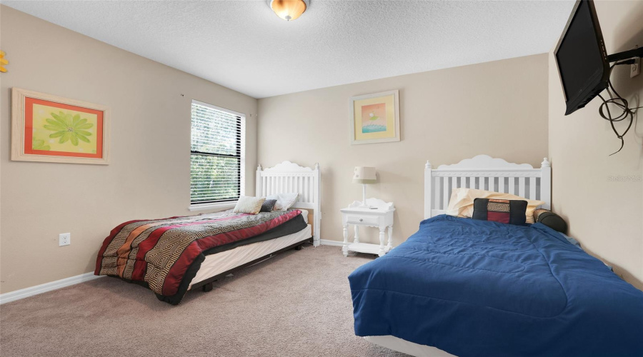 DAVENPORT, Florida 33896, 6 Bedrooms Bedrooms, ,5 BathroomsBathrooms,Residential,For Sale,CYPRESS POINTE,0,MFRO6342213
