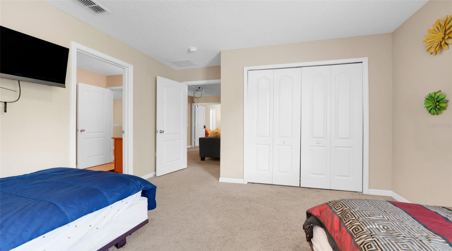 DAVENPORT, Florida 33896, 6 Bedrooms Bedrooms, ,5 BathroomsBathrooms,Residential,For Sale,CYPRESS POINTE,0,MFRO6342213